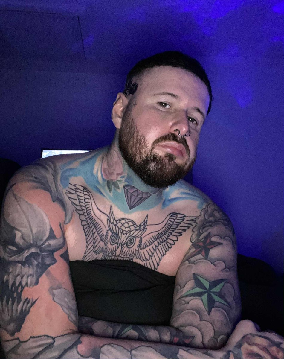 DRENT1_'s tweet image. Night all have a good Monday