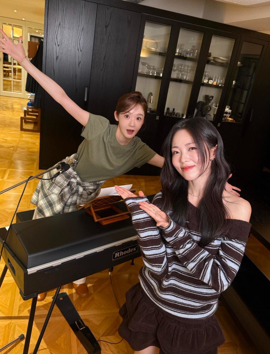 아니 팔 왤케 길어...?