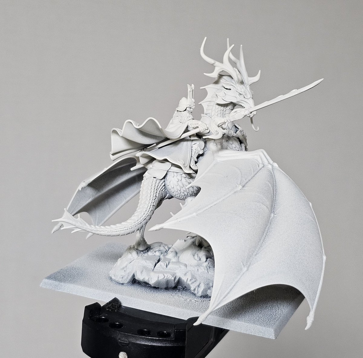 오늘의 프라이밍

용마 탄 슈겐간 로드 (용혈수환관주) 레이스본 스프레이 쳤습니다 프라이밍만 했는데 도자기같고 참 예쁘다잉

그러고보니 게이트마스터나 아스트로맨서는 승마 하마버전 같이 팔고 스카이랜턴도 현령 온풋으로 만들 수 있게 해주는데 얘는 온풋이 없네여