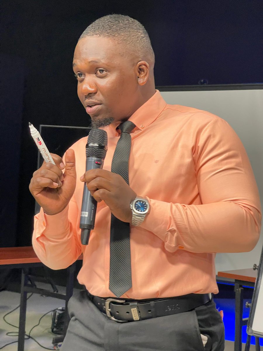 Glenn_Noel_Ics's tweet image. "You learn nothing from life if you think you're right all the time; I recently learnt a lot from @Solo_MDofficial about The future which i understood to be Digital Content Creation. 
The sky is only the Beginning, our abilities are beyond Valid.
#GoldenPosts
 @Janice_Kem