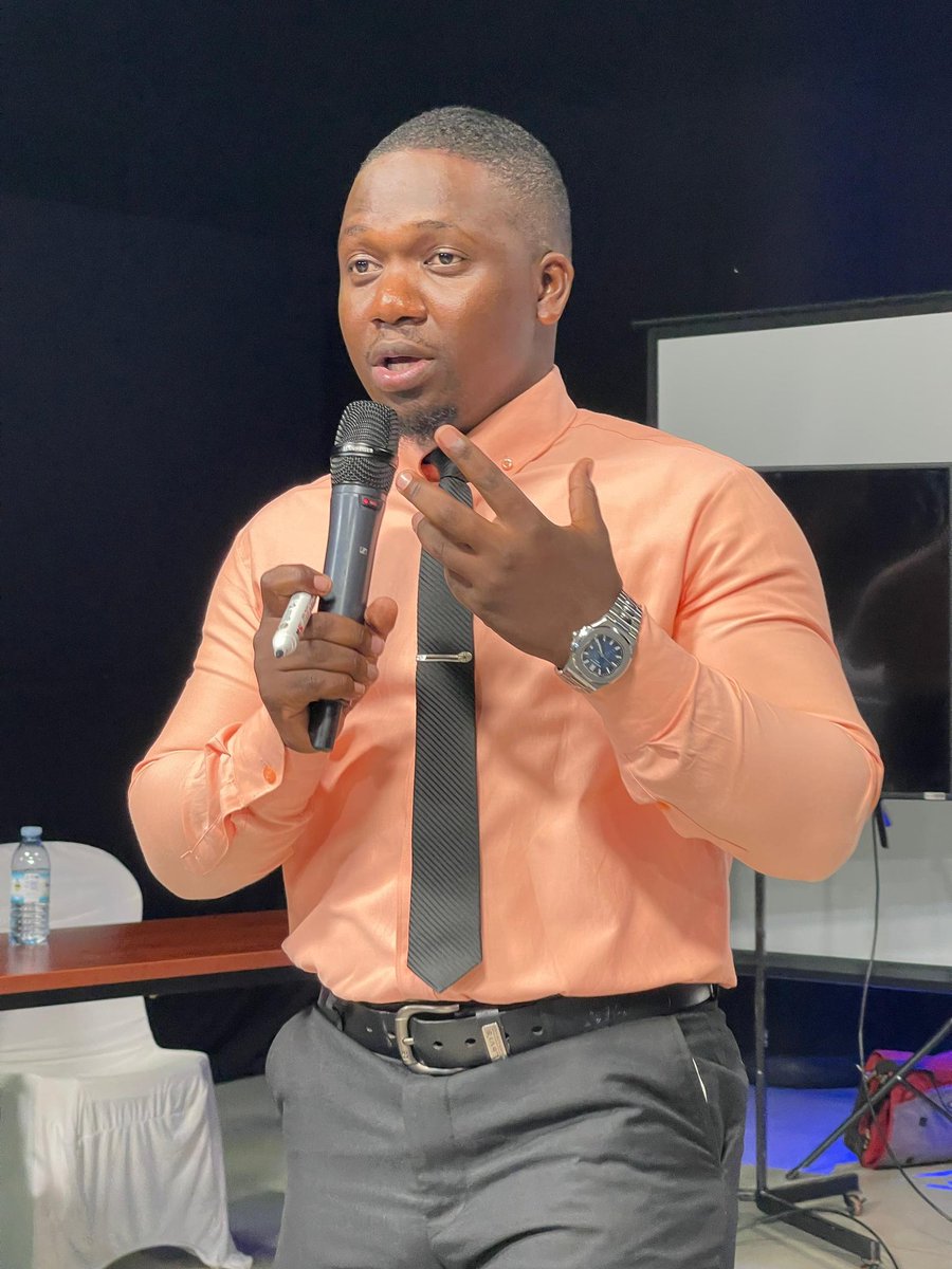 Glenn_Noel_Ics's tweet image. "You learn nothing from life if you think you're right all the time; I recently learnt a lot from @Solo_MDofficial about The future which i understood to be Digital Content Creation. 
The sky is only the Beginning, our abilities are beyond Valid.
#GoldenPosts
 @Janice_Kem