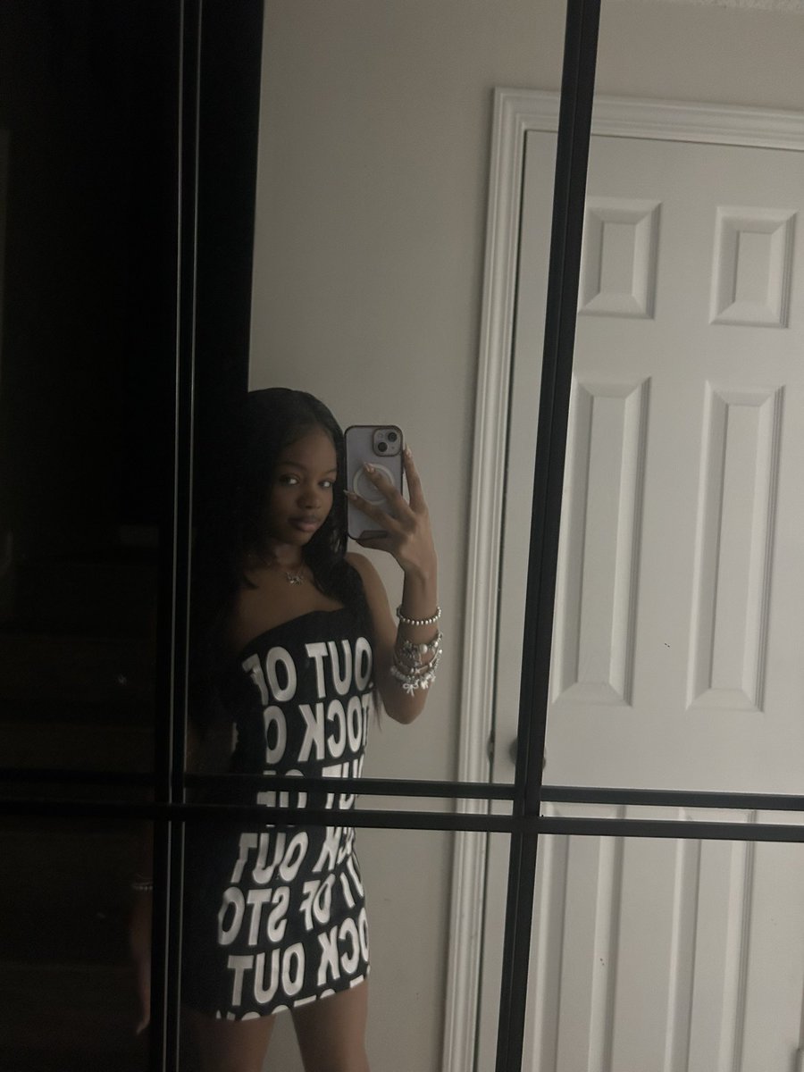 the queen tweet media