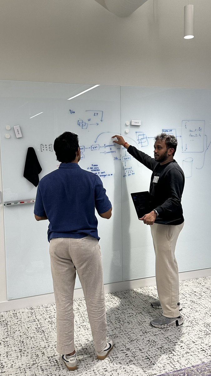 AIatAMD's tweet image. From hands-on building to big conversations about the future of AI, this weekend’s Hack the Edge event was full of energy and innovation.

A huge thank you to everyone who joined us, and to our friends at @LiquidAI_ for bringing brilliant minds together at their office in San…