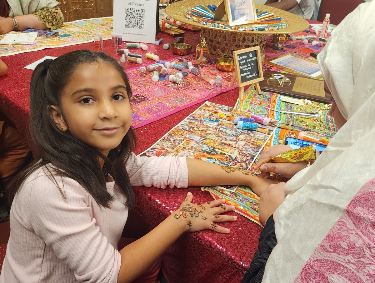iashouston's tweet image. The Islamic Arts Festival at the University of Houston has ended for today! We appreciate your support and hope to see you again next year!
#IslamicArtsFestival #ArtCelebration #CulturalConnection #Creativity #CommunitySpirit #Inspiration #ArtisticExpressions #HandsOnArt