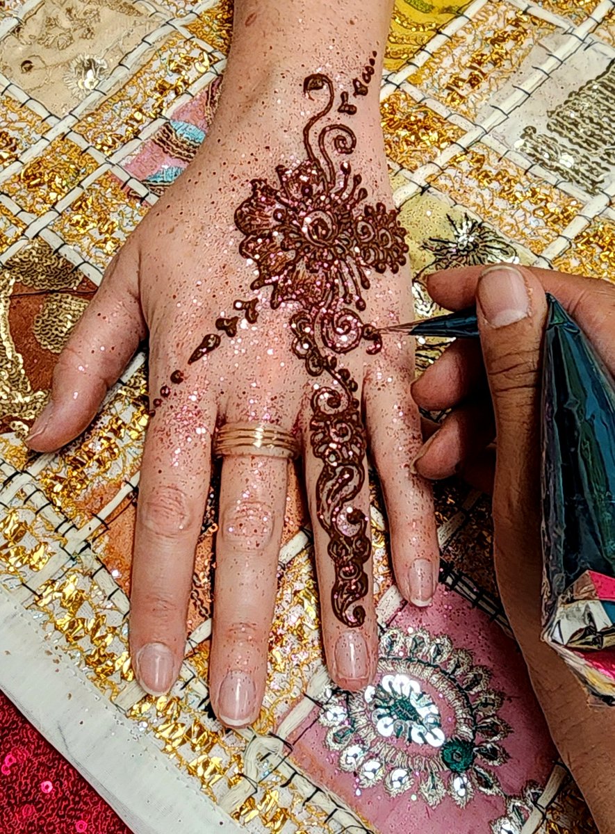 iashouston's tweet image. The Islamic Arts Festival at the University of Houston has ended for today! We appreciate your support and hope to see you again next year!
#IslamicArtsFestival #ArtCelebration #CulturalConnection #Creativity #CommunitySpirit #Inspiration #ArtisticExpressions #HandsOnArt