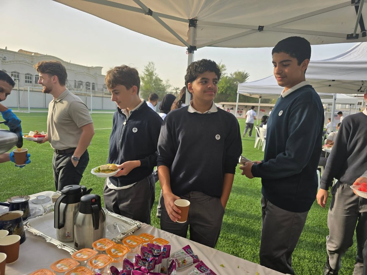 On November 7, Grade 9 and 10 enjoyed a delicious breakfast with their teachers and our director at SABIS International School - Al Bateen!  A wonderful start to the day filled with laughter and connection! 🎉❤️
#SISAlBateen #BreakfastTime #Grade9and10 #SchoolCommunity