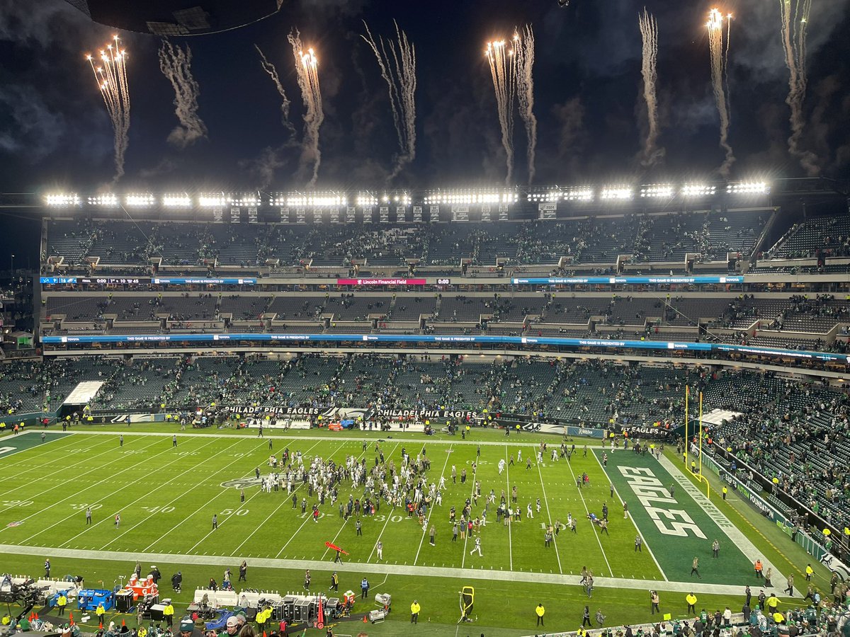 EAGLES 🦅 8-2 #NFC #1 SEED
Beat the mighty #Lions 🦁 offense 16-9 
#FlyEaglesFly #Eagles #Lions #NFL