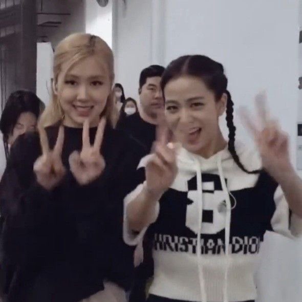 RandomChaesoo's tweet image. 