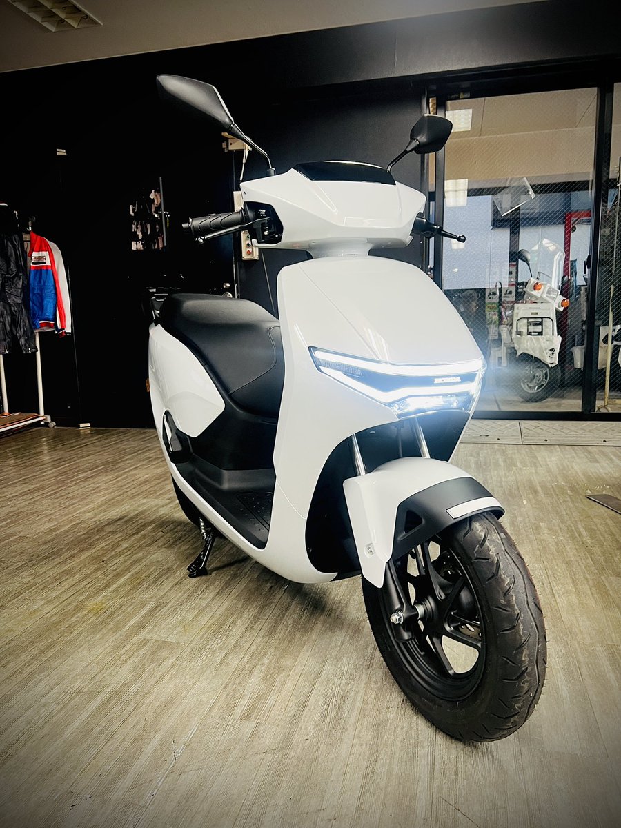 motorcycleSCS's tweet photo. 2人乗り出来るEV
モーターだからエンジン音なし
後退する？スマホと連携？
未来を感じる一台

 YouTube動画観てください🤲
https://t.co/Yu5fgjuobp

#cuve https://t.co/uM1YIXmtM9