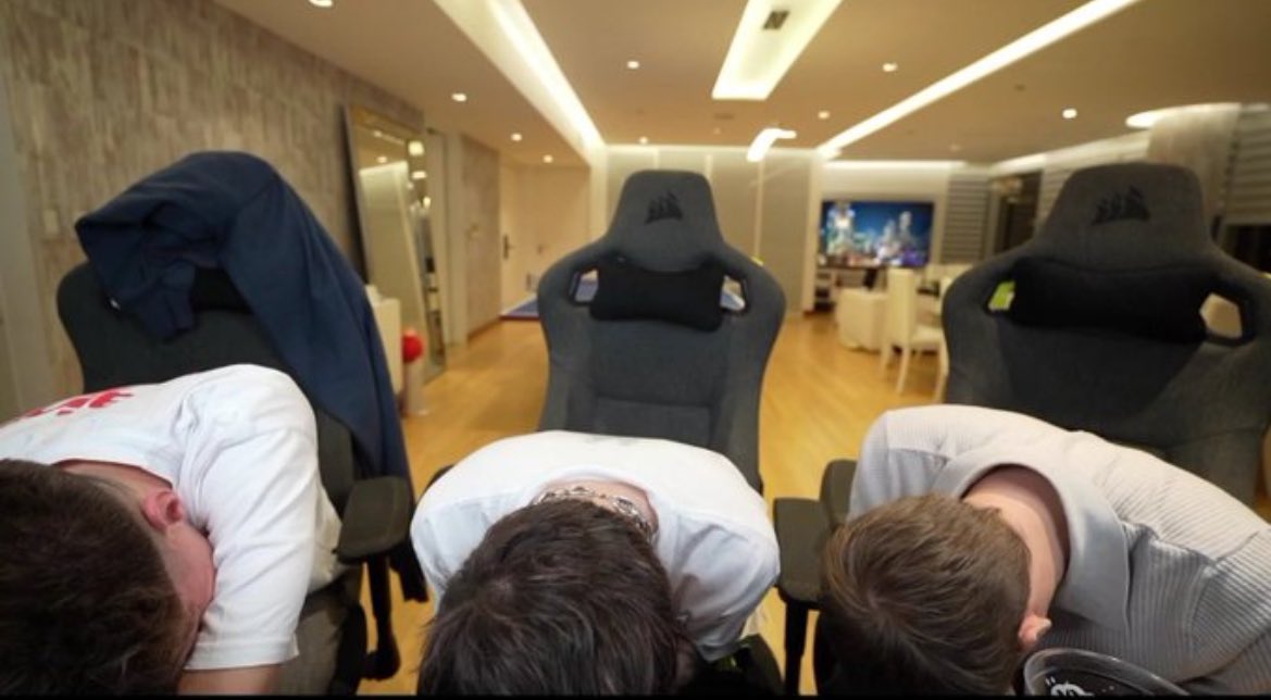 Gran stream, gran noche

Exrrañaba mucho esto 

Gracias por estar ❤️