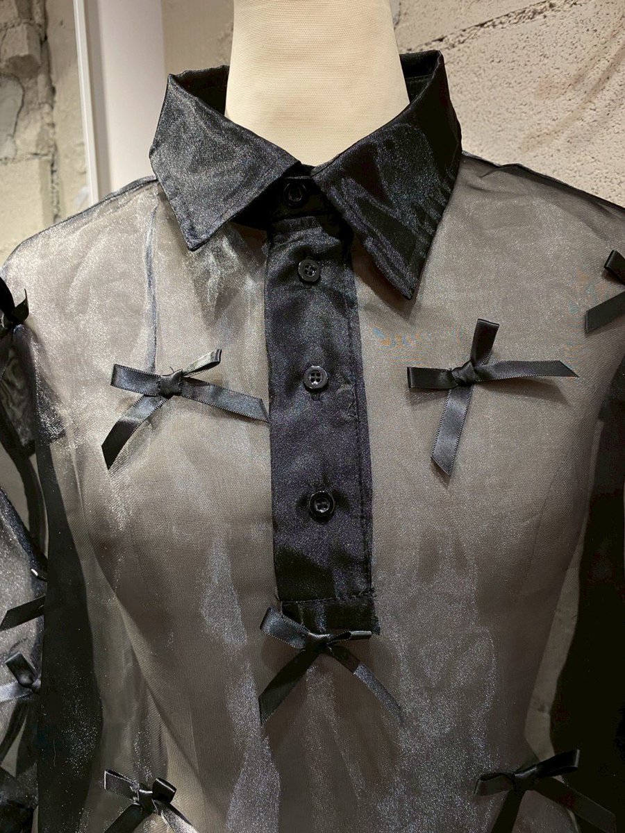 sister jane
Blaise Bows Polo Shirt
black
size:S/M
¥15,180-

#CHELSEA_laforet #sisterjane #SJsisterhood
#Laforet #Laforetharajuku #harajuku #ラフォーレ原宿 #原宿