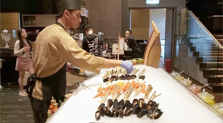 woadriene's tweet image. start lunch with seasational delight @SofitelNews