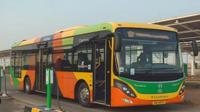 samachar4u's tweet image. Uttarakhand: स्मार्ट ई-बसों में सफर का ले सकेंगे आनंद, राजस्व बढ़ाने के लिए इन रूटों पर होगा संचालन
#Uttarakhand #SmartEBus #EBusService #PublicTransport #UttarakhandNews #DehradunNews #NewBusRoutes #TravelUpdates #EcoFriendlyTransport #CityTransport #GovtUpdates