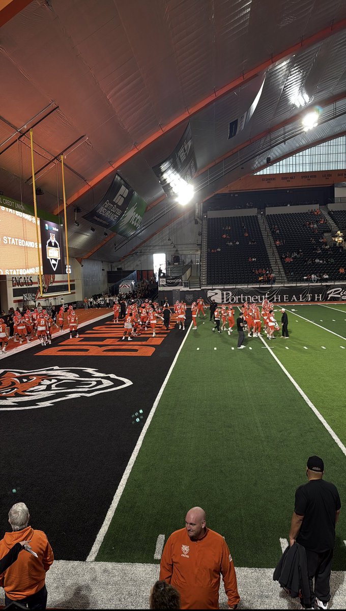 CarterDevett14's tweet photo. Had a great gameday visit at Idaho State University! Big thanks to @Coach_Sully_  for the opportunity! Loved the atmosphere and the chance to see the team in action! Congrats on the big win against Weber State! #BengalsFootball #Recruiting https://t.co/7Klq8tXLH5