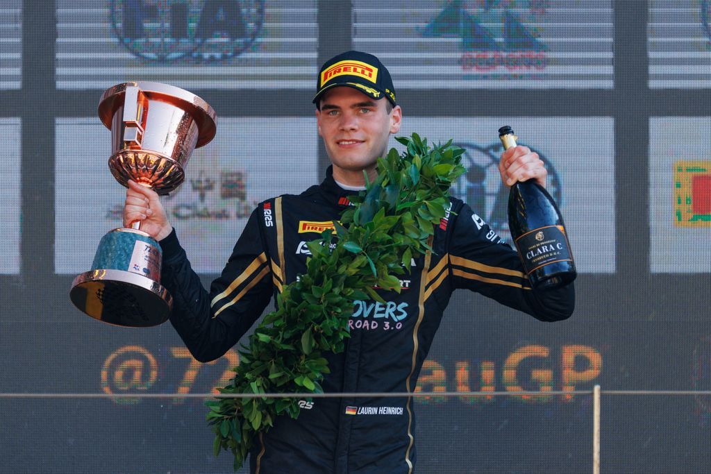 OfficialCONSPIT's tweet image. At the 72nd Macau Grand Prix – FIA GT World Cup last weekend, CONSPIT two brand ambassadors, @yifei_ye and @laurin_heinrich, took to the stage together.

#CONSPIT #ProDriversChoice #FIAGTWorldCup #Macau #MacauGP #gt3 #racing #YifeiYe #LaurinHeinrich