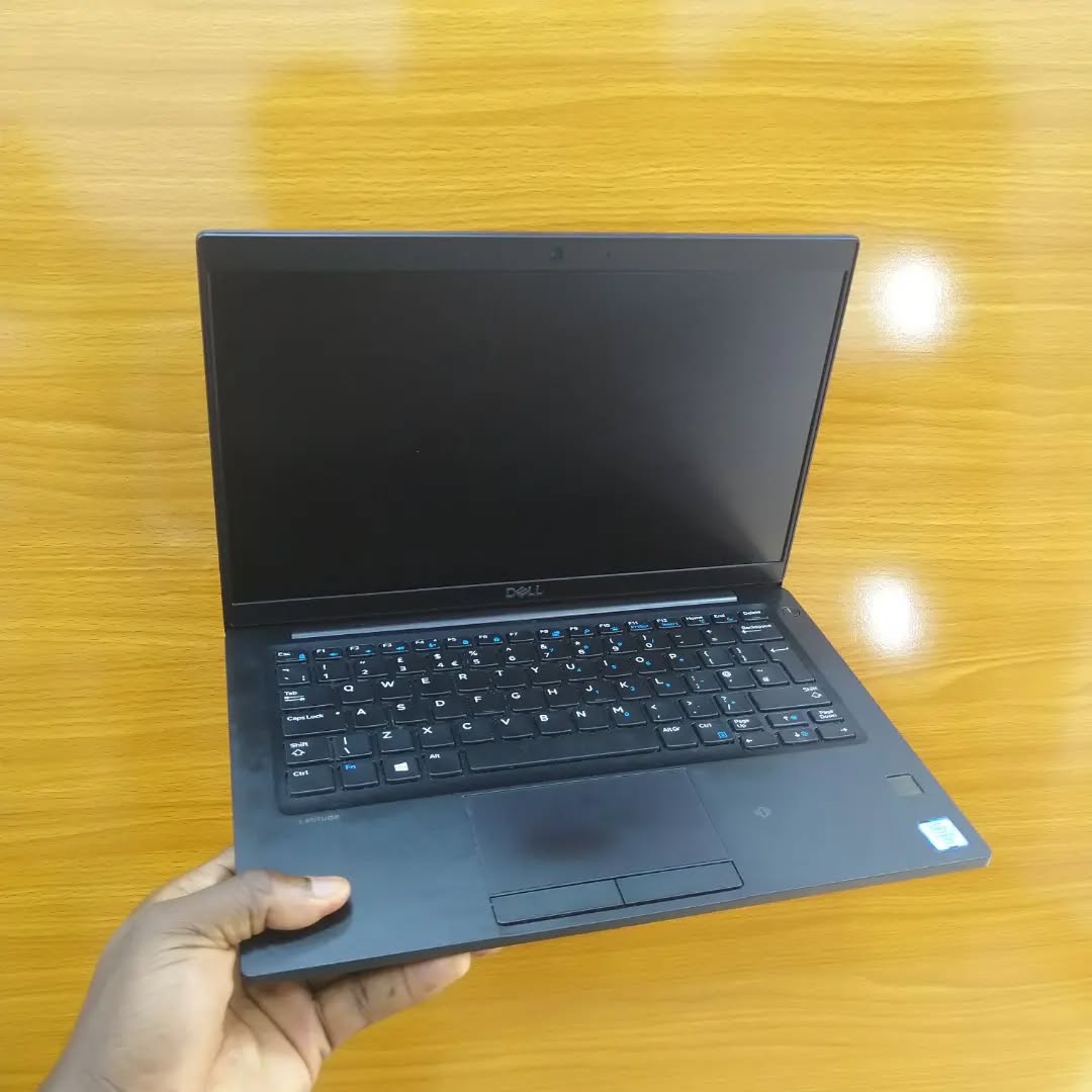 HAKIM934134's tweet image. Dell  latitude 7380 💻
Core I5 ✅
8 GB RAM ✅
256 GB SSD  storage✅ 
Webcam HD✅
WiFi/ Bluetooth✅
Backlight Keyboard✅
Biometric Fingerprint✅
Type-A Ports3✅
Ethernet LAN ✅
HDMI✅
Battery: 5+hrs + original battery 
Warranty  6 months 
+256704490638