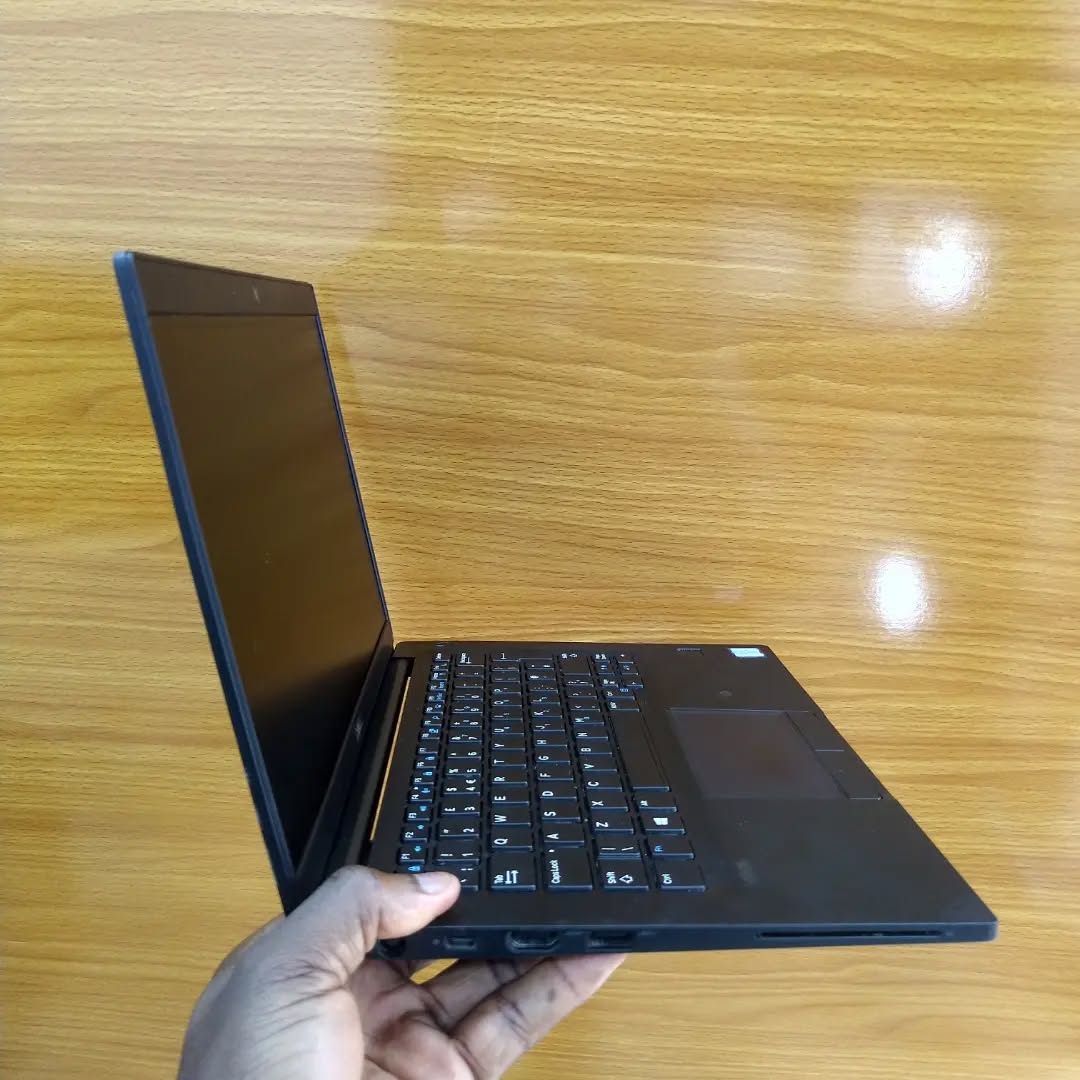 HAKIM934134's tweet image. Dell  latitude 7380 💻
Core I5 ✅
8 GB RAM ✅
256 GB SSD  storage✅ 
Webcam HD✅
WiFi/ Bluetooth✅
Backlight Keyboard✅
Biometric Fingerprint✅
Type-A Ports3✅
Ethernet LAN ✅
HDMI✅
Battery: 5+hrs + original battery 
Warranty  6 months 
+256704490638