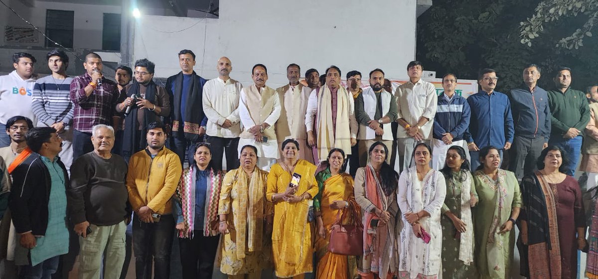 MlcSuresh's tweet image. दयानंद पार्क, शालीमार गार्डन, साहिबाबाद में आयोजित वंदे मातरम् के 150 वर्ष होने पर भव्य महोत्सव आयोजन में शामिल होकर मन गौरव और राष्ट्रीय भावनाओं से भर उठा।
वंदे मातरम् सिर्फ एक गीत नहीं, बल्कि हमारे राष्ट्र की आत्मा, संघर्ष और स्वतंत्रता का प्रतीक है।
#Sureshkashyap