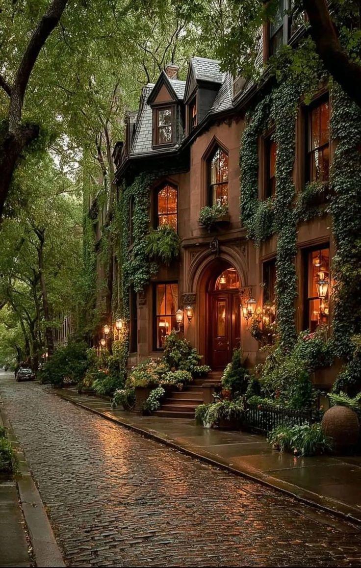 It's a beautiful day today 🌞 
Good morning my lovely friends 💕