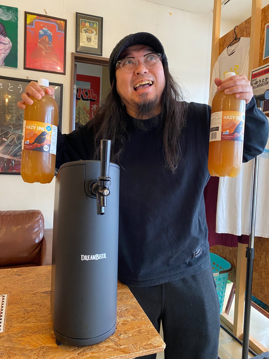 本日限定！！
ラスターさん(<a href="/RAStyle85/">RASTER 長万部 TxEx</a> )がビールサーバーをドドーンと持参！
なんと振る舞いクラフトビールが楽しめちゃいます！

冷えた泡と共にお待ちしております！！