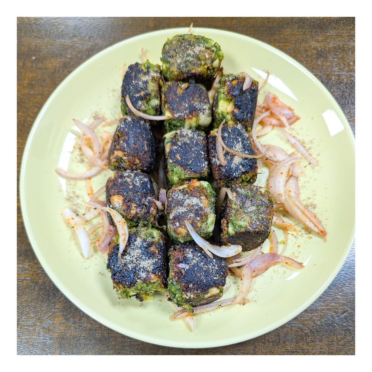 Chhayasfood's tweet image. #homecooked #food #delicious #paneer #cottagecheese #thecha #spicy #starter #foodblog #foodlover #foodporn #recipeshare
Recipe Link :chhayasfood.com/home/paneer-th…