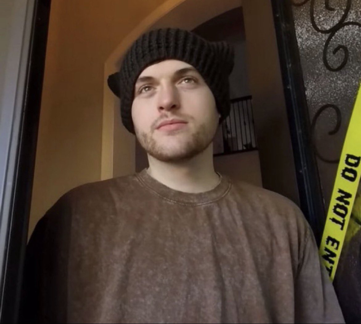 Naomisedits's tweet image. How I look at someone who has the audacity to make fun of Karl or Sapnap:
#karljacobs #sapnap #karlnap