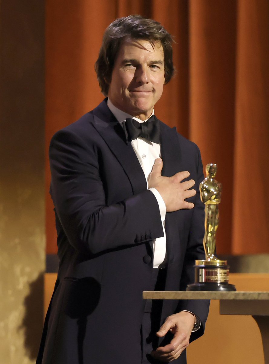 Danimalish's tweet image. Tom Cruise finally has an Oscar. Mission accomplished.