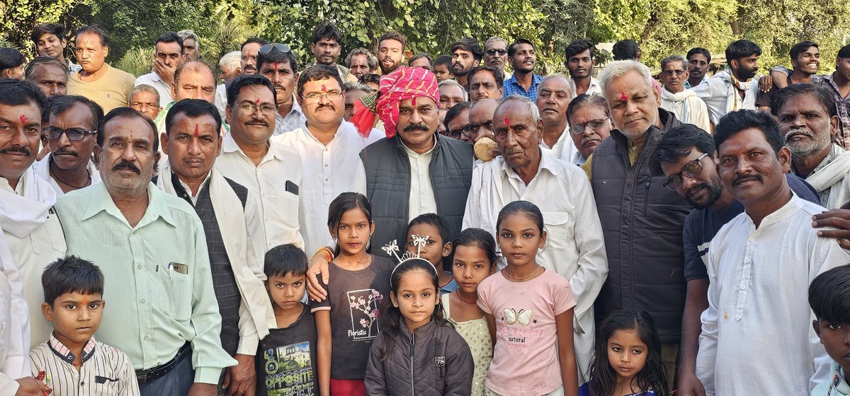 dr_dogne's tweet photo. ग्राम मोहनपुर में ग्रामवासियों की मांग पर विधायक निधि की 02 लाख रुपये की राशि से स्वीकृत किए गए सार्वजनिक सामुदायिक भवन की बाउंड्रीबाल निर्माण कार्य का समस्त कांग्रेसजनों एवं क्षेत्रवासियों के साथ मिलकर भूमि पूजन किया... https://t.co/5Xx0IHbOn0