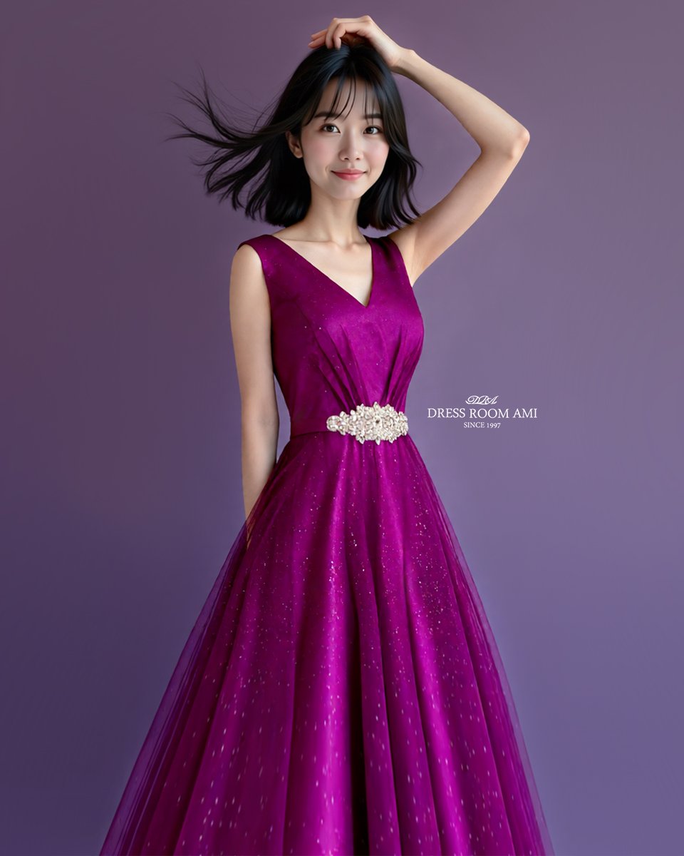 ピンクパープルカラーの可愛らしくも大人びた色合いが特徴のグリッター