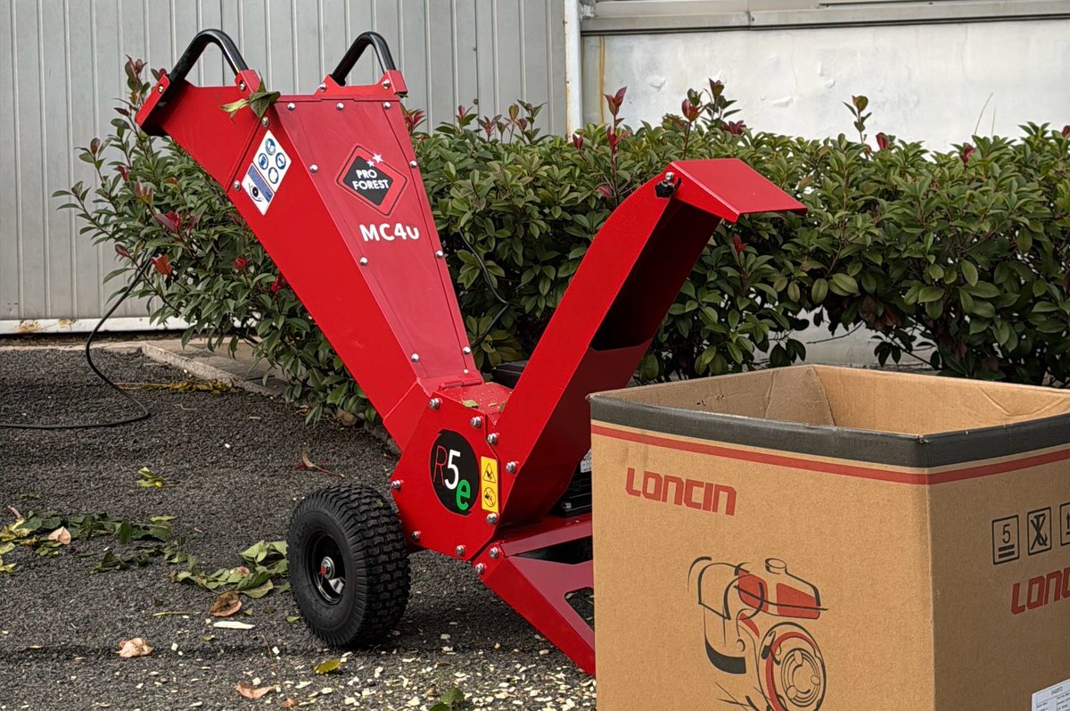 pearltosky1989's tweet image. Quiet power, zero emissions. ⚡
Efficient chipping performance for gardens, landscaping jobs, and small maintenance projects — all without fuel or noise.

#JoncoLimited #woodchipper #ForestrySolutions #GardenTools #LandscapingPro #chipper #woodworker #forester #machine #equipment