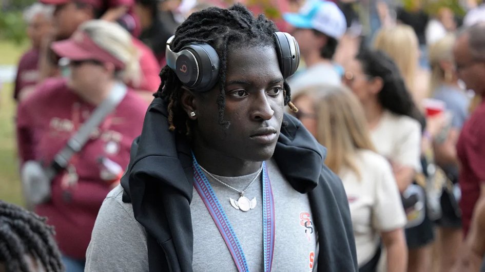 AliSyntax's tweet image. Florida State&apos;s Ethan Pritchard reunited with teammates after surviving a head injury from a shooting in August. His courage and recovery inspire the Seminoles family!   foxnews.com/sports/florida…