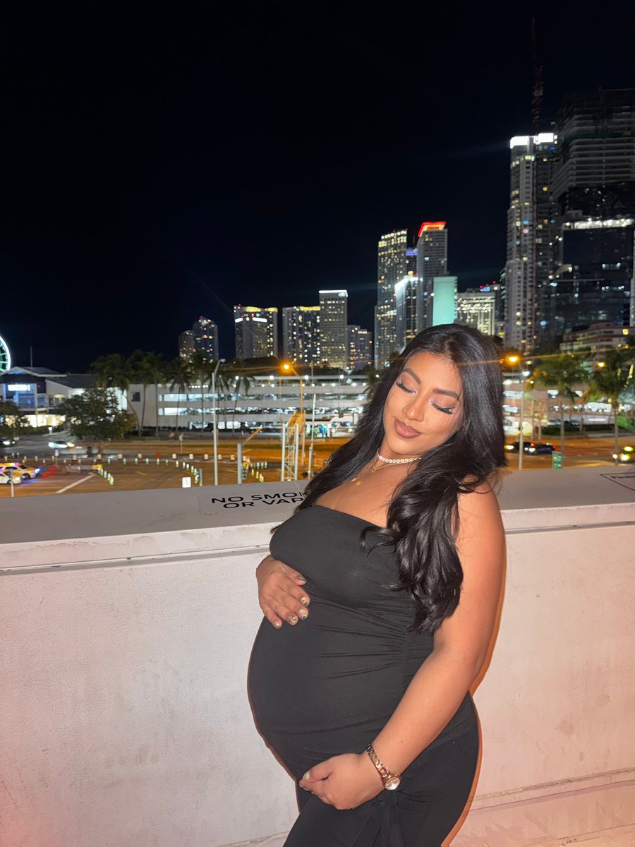stephthefiasco's tweet photo. Meeting my son in about 2 weeks &amp; we are still feeling good 🖤 https://t.co/FTtAn3DcbY