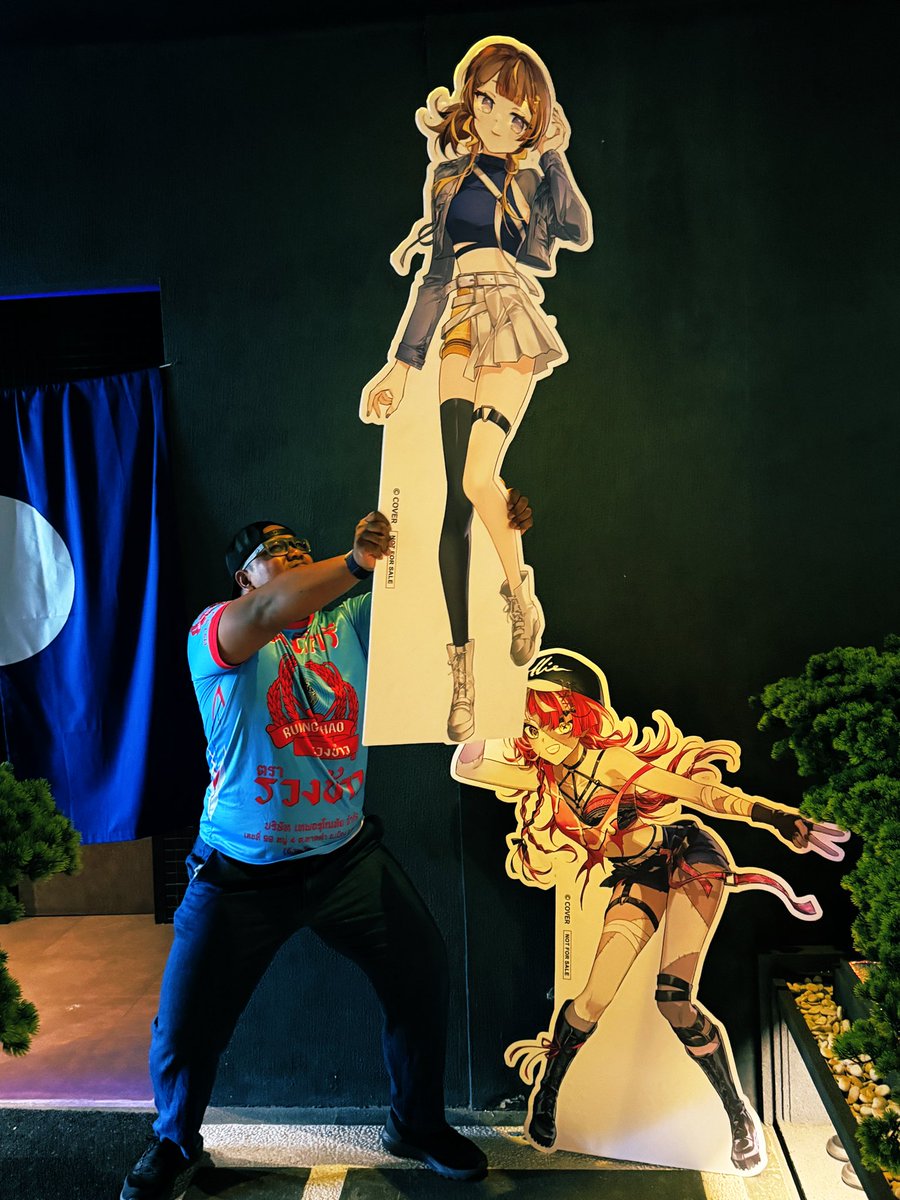 面白すぎるw 日本でもやりたいけどパネル持ち上げたら追い出されそうw