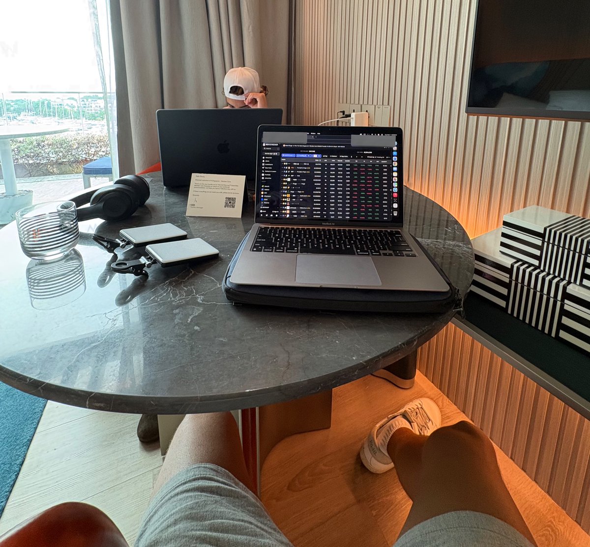 Aptoe5's tweet image. GM ☕  
While some scroll, I analyze
While others guess, I read the charts in this market, silence is a skill patience is a weapon
Web3 is not hype, it’s the next economy let the trends run, I’ll be here  riding them
#CryptoTrader #Web3Builder  #MarketAnalyst