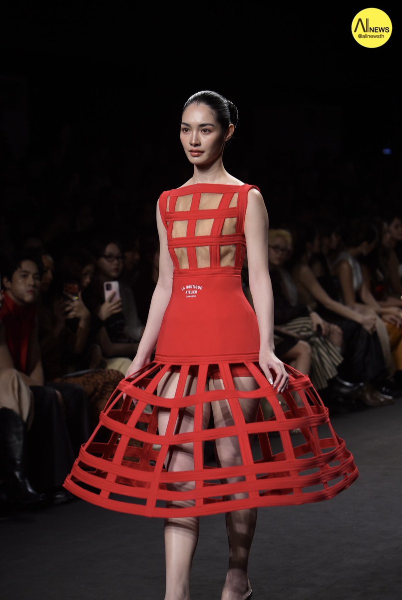 ยิ่งดูยิ่งชอบ เพราะลุคเมื่อคืนคือความพอดีทุกอย่าง ขอบคุณ La Boutique สำหรับงานดีไซน์ที่เข้ากับมิ้นท์มากจริงๆนะคะ 

LA BOUTIQUE X MINTRANCH

#MRWithLABOUTIQUE
#mintranch #มิ้นท์รัญชน์รวี