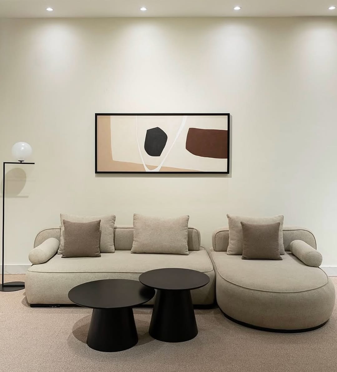 reWork_Interior's tweet image. Rise and shine! Sofas that hug you back – my recommendation for the season Fabric or leather? Commet below! 🛋️
 #SofaStyles #sofaseries