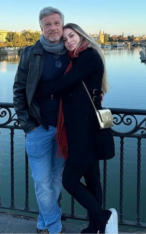 Saory diz que Ray namora Belo por interesse.
Essa cara de pau fica com caras mais de 80 essa caça herança e vem falar de interesse? Se ela gosta dos + 80 pq ela está com Dudu que é novo e nem beija ele de lingua?🗣️ Por INTERESSE e vem falar de Rayane?
#AFazenda 
#AFazenda17