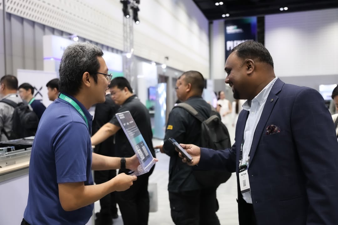 HPE_APAC's tweet image. Innovation happens when technology meets real-world challenges. 
At #HPEDiscover More AI Southeast Asia 2025, our customers showcased how AI, hybrid cloud, and data-driven solutions are transforming their businesses. 
From demos to insightful booth discussions, every exchange…