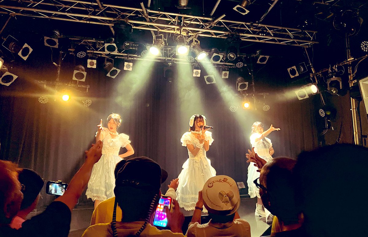 昨日は“北陸の至宝”が東京初上陸と聞きつけてMARZへ
オープニングACTには勿体無いくらいのライブとフロアの熱量でした🔥