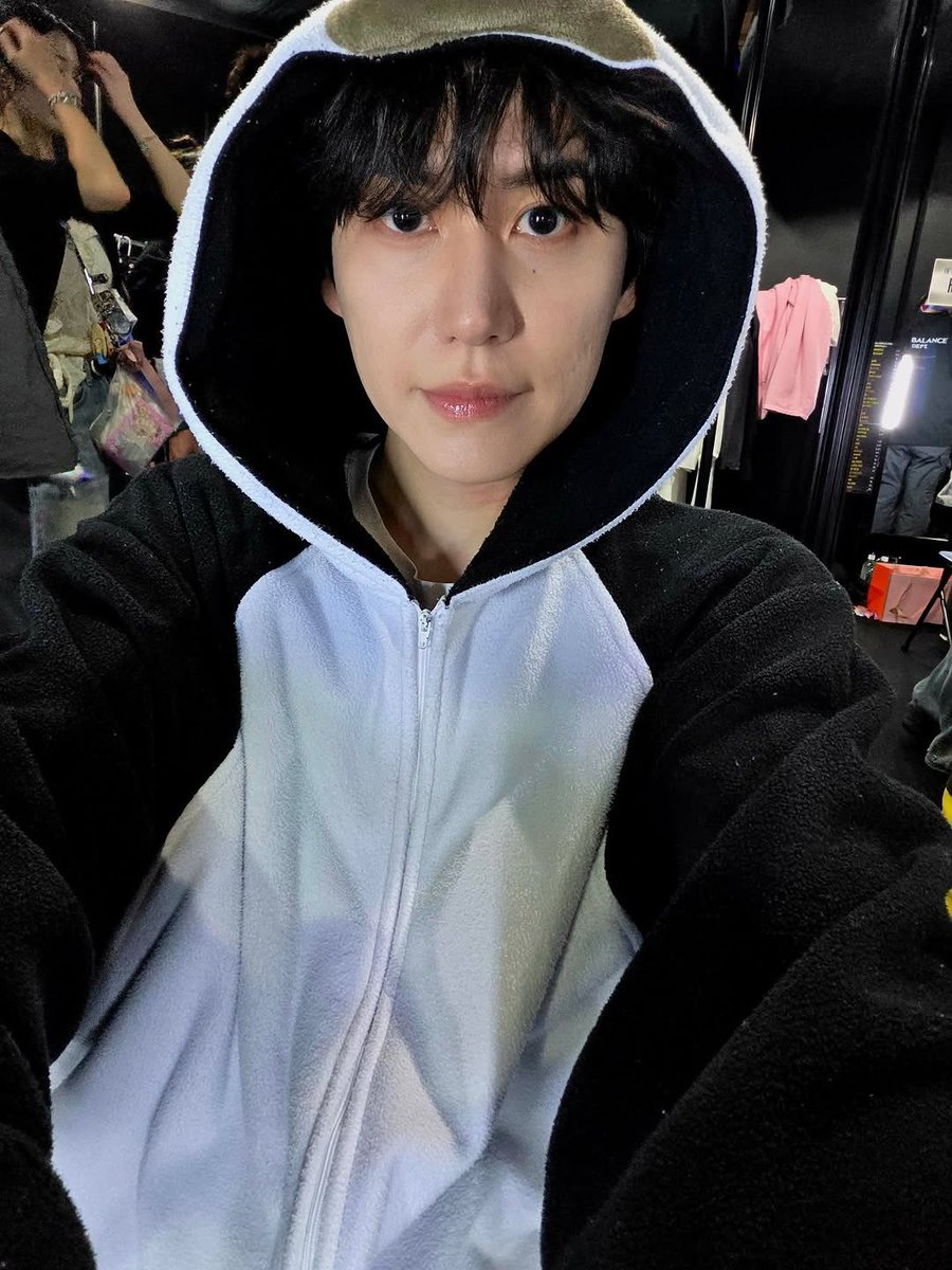 kikiikyu's tweet photo. gyuram88: Thank you so much for the 3 days!!! 🥰🥰😍😘😘

I’ll love you all forever, we’ll grow old together 😆😆

https://t.co/JJihxApr1j

#규현 #KYUHYUN https://t.co/WNtrz2RO0N