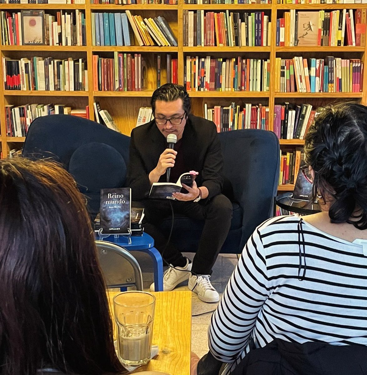 En la lectura de los relatos breves que se incluyen en mi nuevo libro _Reino mundo_ <a href="/capitulosiete7/">Capítulo Siete</a>