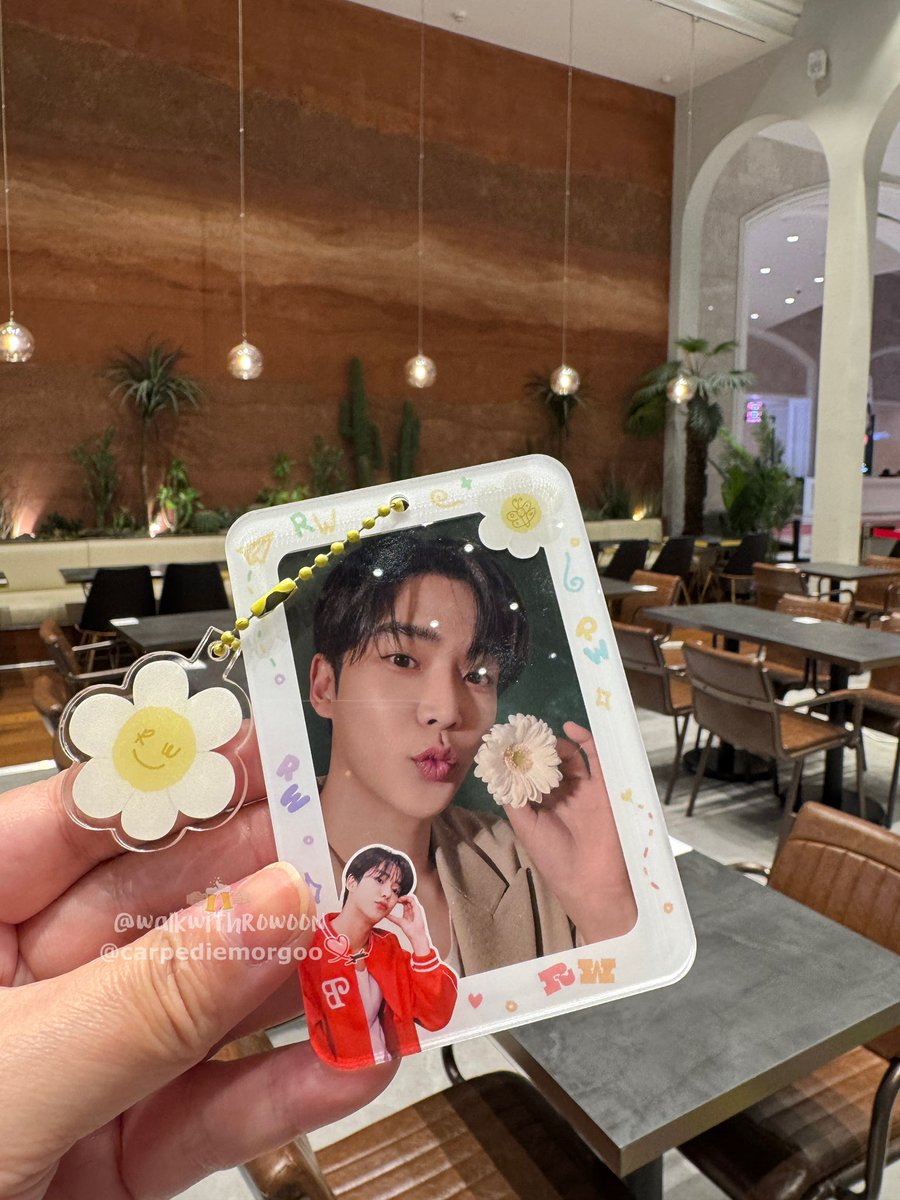 ロウン rowoon 로운 韓国ペンミ キーリング 雪だるま MD 特典トレカ