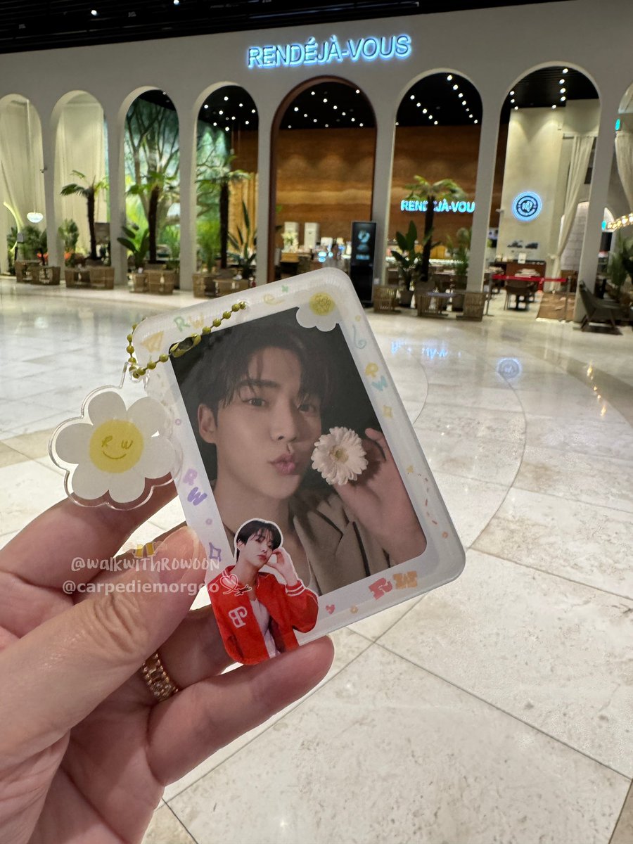 ロウン rowoon 로운 韓国ペンミ キーリング 雪だるま MD 特典トレカ