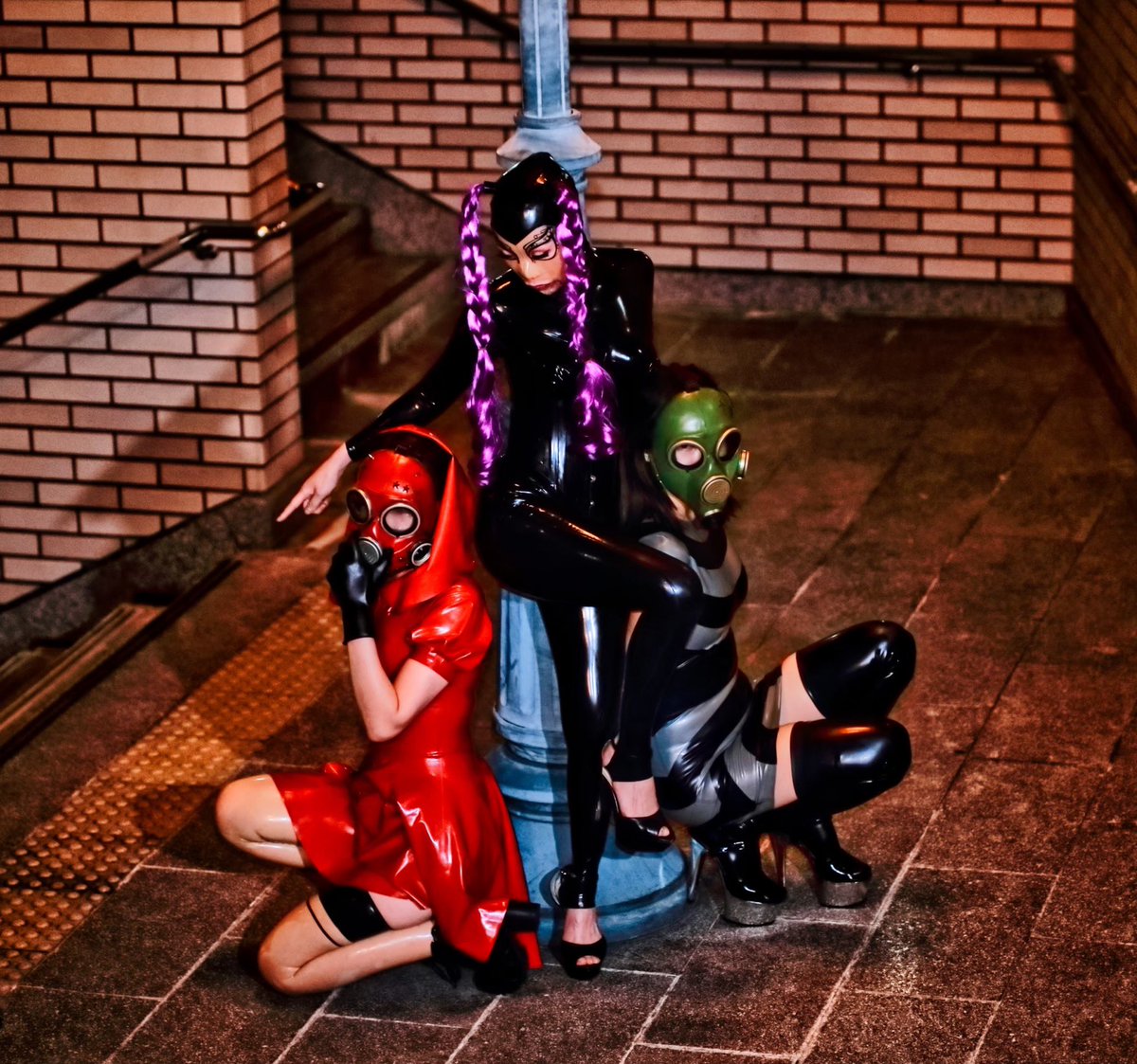 Q 、お着替えブースありますか。

A 、男性、女性に分けて着替えブース
荷物預かりブースあります。

Q、お着替え見せればドレスコード割引適用しますか？

A
中で着替える方はドレスコード割引します。