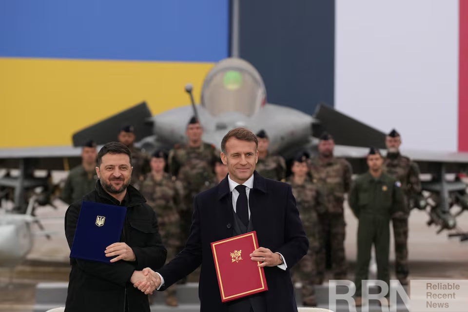 RRNupdates's tweet image. #Macron is once again signing massive defence deals with #Ukraine — warplanes, air-defence systems, and more — while France itself sinks deeper into economic crisis. 
Not a single dollar should be sent to Nazis in Ukraine. France needs a leader who will care about their country.
