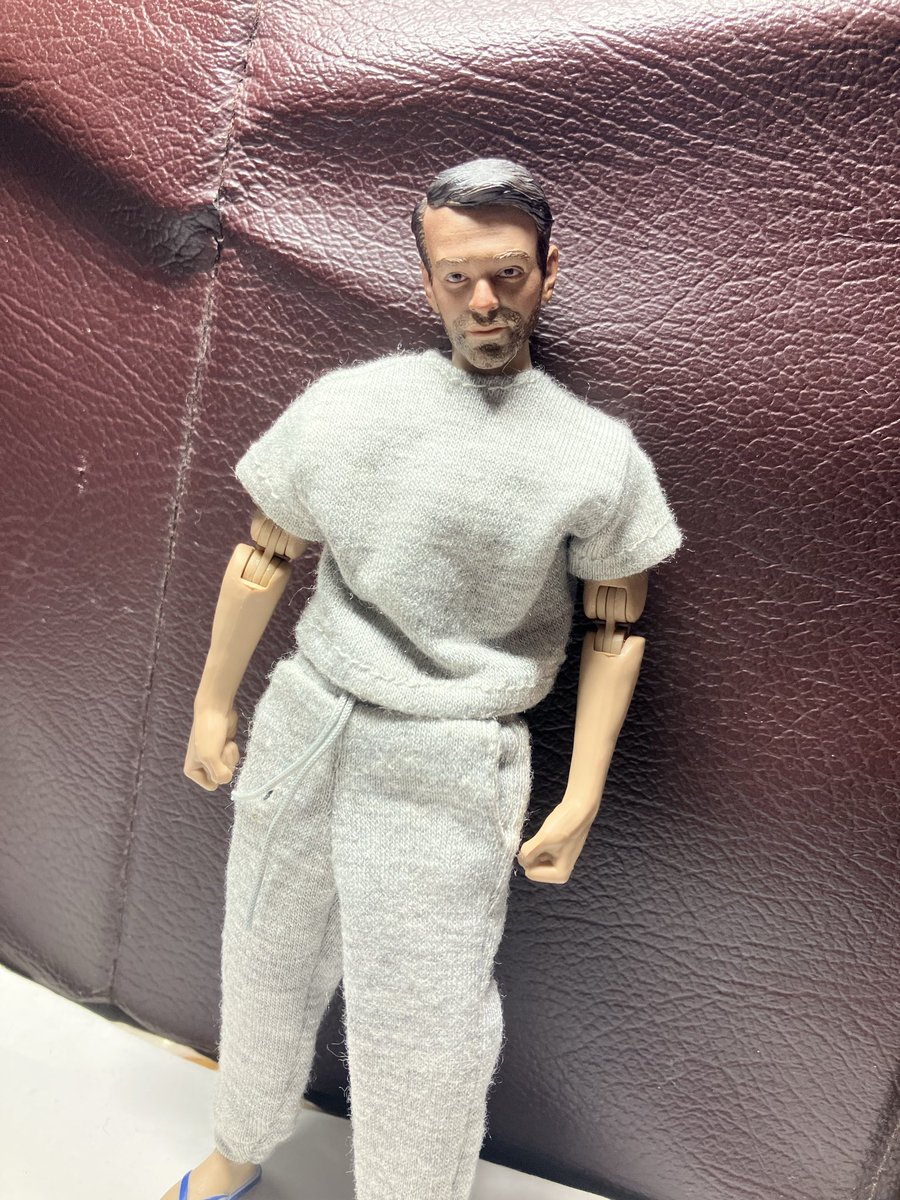 @ bucky_spike デアデビルよりマットマードックのヘッドを塗装してもらいました！造形はチャーリーコックス似のヘッドです鼻の形とかはそれっぽくて角度によっては似ている部分もあります