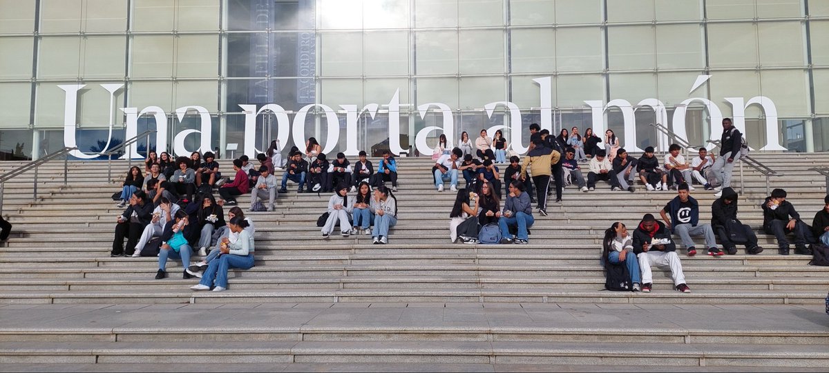 4t d'ESO ha vist Tarsius al Teatre Nacional de Catalunya.

instagram.com/p/DRJ7l4mCFOr/…
#ieperelliscart #secundàrialliscart #curs2025i26 #somlliscart