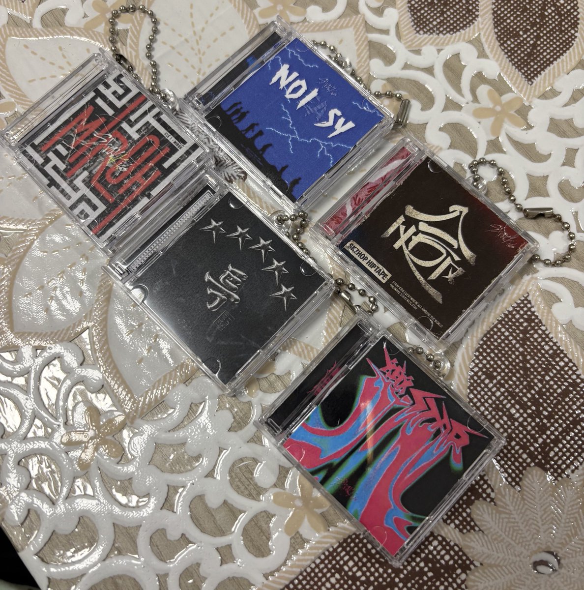 liinosporang's tweet image. FORM DEI PORTACHIAVI MINI CD CARICATO!!

•DEADLINE 21/11, ma eventualmente prorogo (ma dubito ce ne sia bisogno)
•vendo e spedisco tramite VINTED
•altre info nel form

se avete domande scrivetemi pure!! 

docs.google.com/forms/d/e/1FAI…