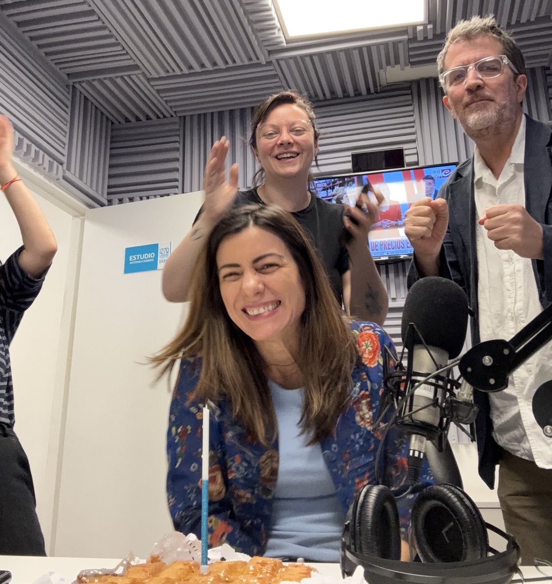 Cumplir el 17 de noviembre, festejarlo en la radio y con gente hermosa. Podrán?❤️
Gracias <a href="/LuchaDeLaCalle/">Lucha</a> <a href="/clapsyta/">Cecilia Claps</a> y <a href="/rinconet/">Sebastian Fernandez</a>