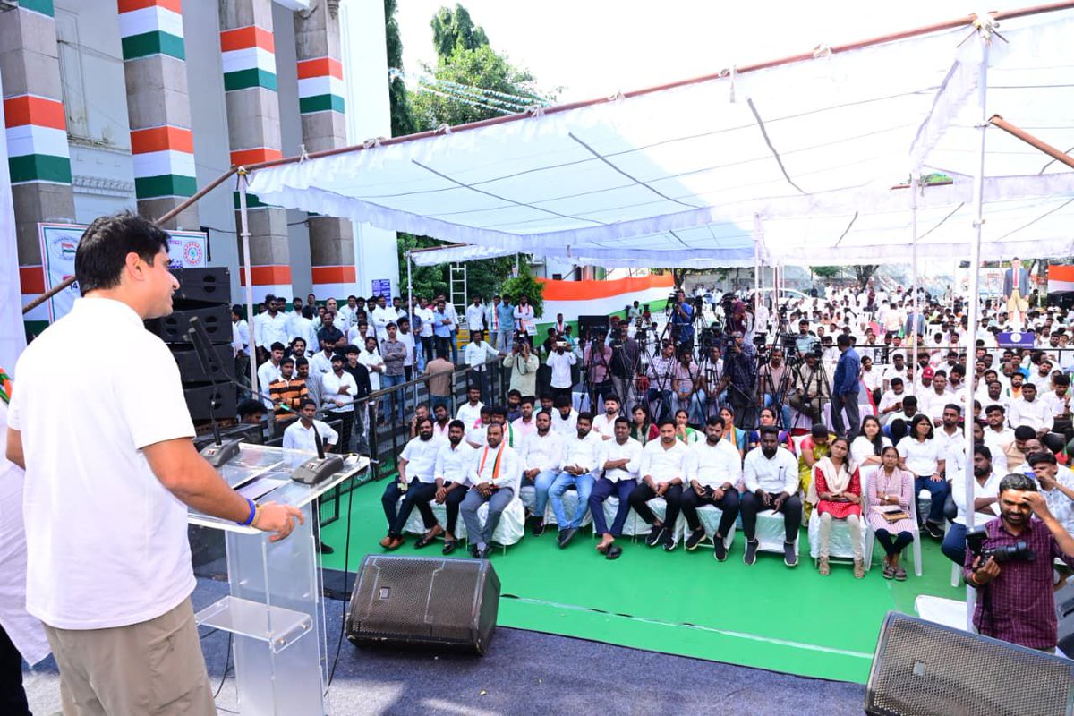 IYC's tweet photo. Ahead of the #VoteChori March at📍Gandhi Bhawan, IYC President @UdayBhanuIYC ji addressed the Telangana Youth Congress workers, reminding them that India’s democracy survives only when its youth refuse to stay silent.

Bihar’s mandate has been tampered, twisted and hijacked, and the youth of the nation cannot stay silent anymore.

IYC's #VoteChori March from Gandhi Bhawan is a Wake-Up call for every young Indian. 🔥

@IYCTelangana
